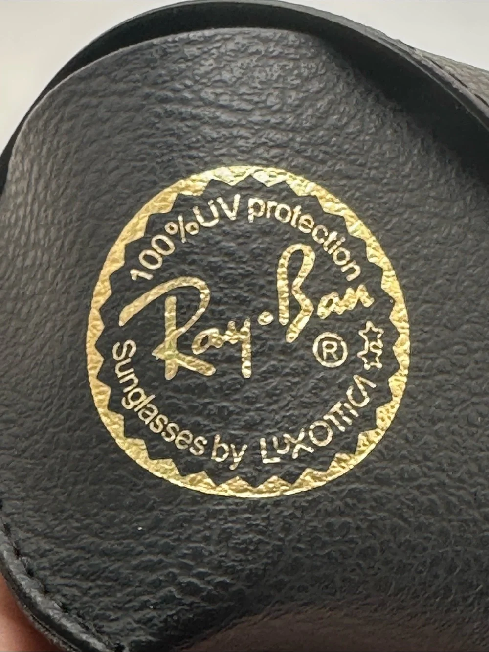 Ray-Ban Black Sunglasses Case with Gold Logo Accent unisex - Picture 6 of 8